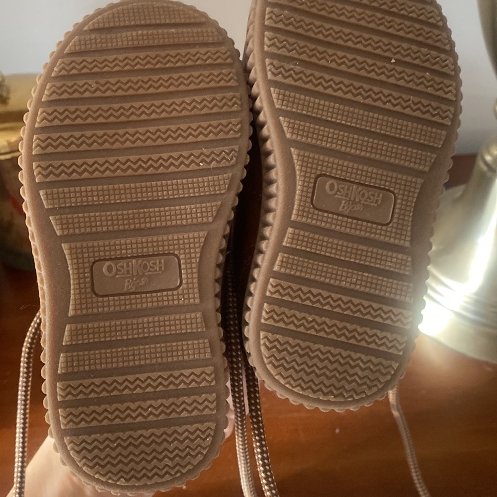 Oshkosh toddler boots size 6 - Picture 2 of 5